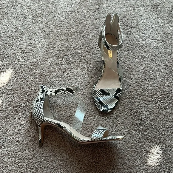 NIB Louis et Cie Snake Print Heels - 7.5 - Picture 2 of 8